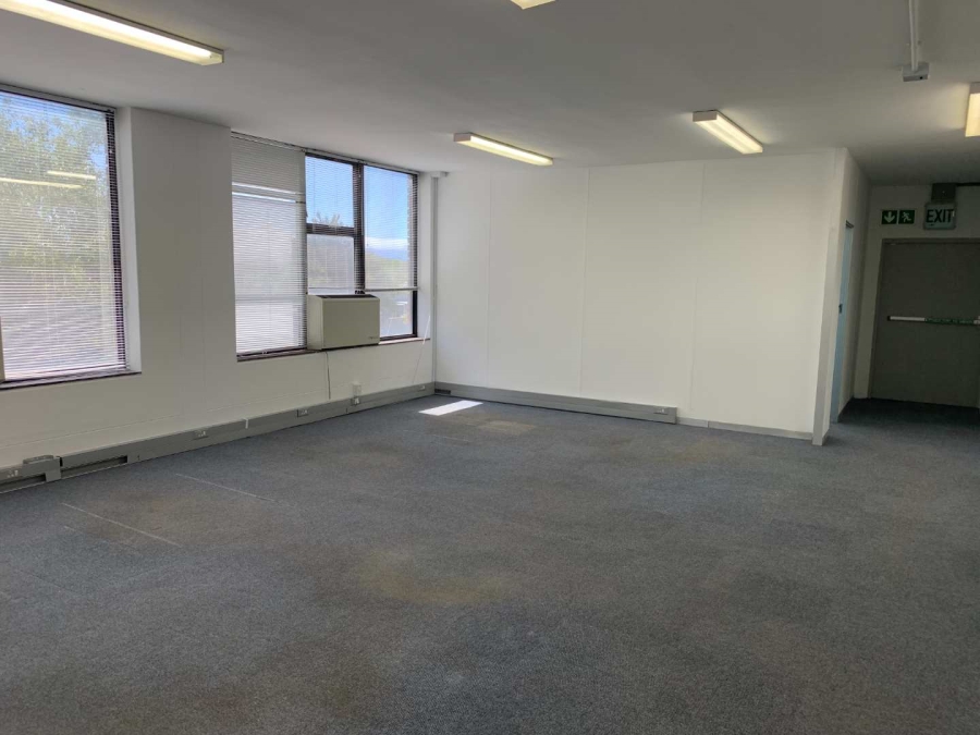 To Let commercial Property for Rent in Loevenstein Western Cape